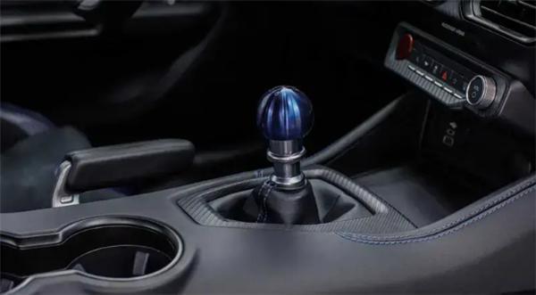 肌肉车爱好者狂喜！福特野马Dark Horse实车到港：搭载5.0L V8发动机