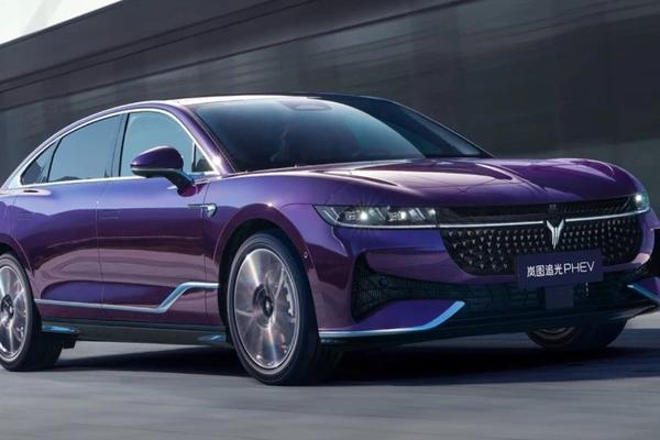 华为&岚图喜结连理，但问界不用「吃醋」