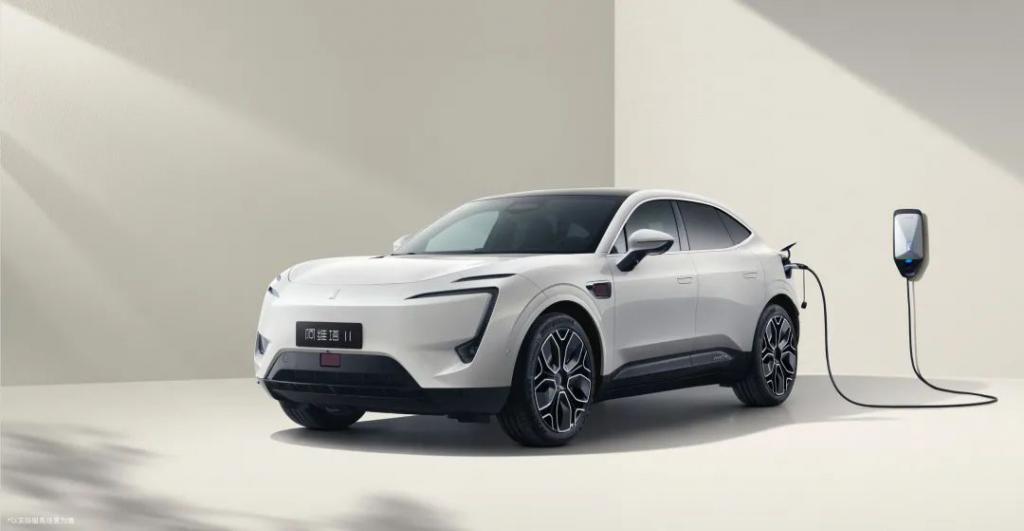 华为&岚图喜结连理，但问界不用「吃醋」