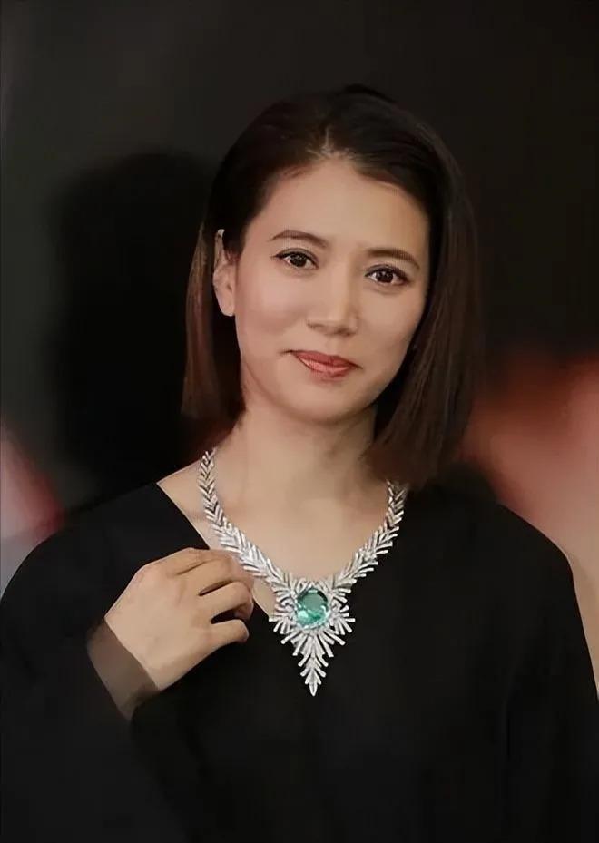 被“包养”过的5位女星，“明码标价”每月50万