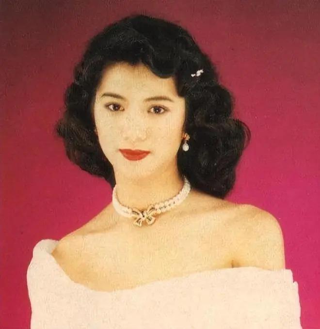 被“包养”过的5位女星，“明码标价”每月50万