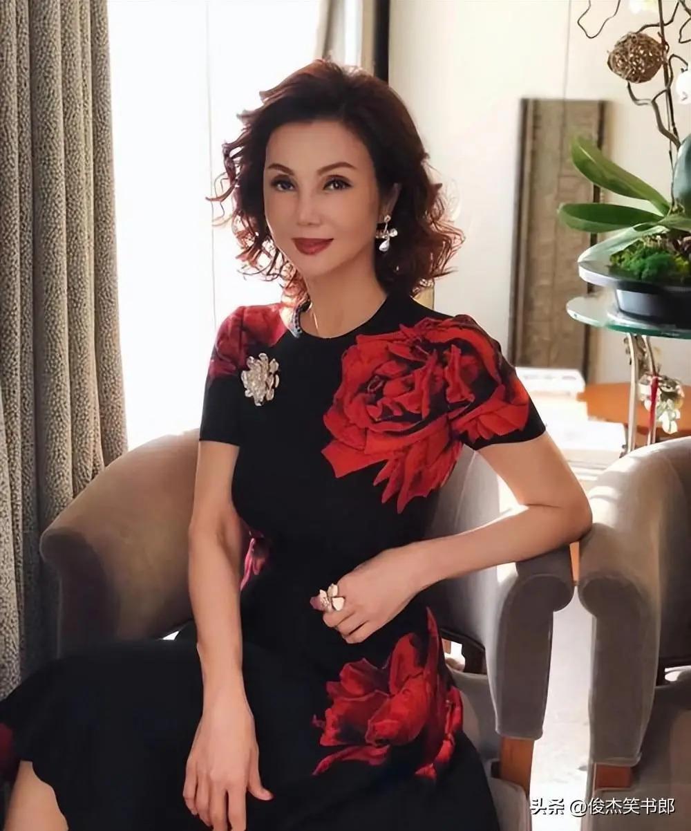 “小婉君”嫁豪门生5子后丈夫爱上王祖贤，婆婆给4亿离婚费