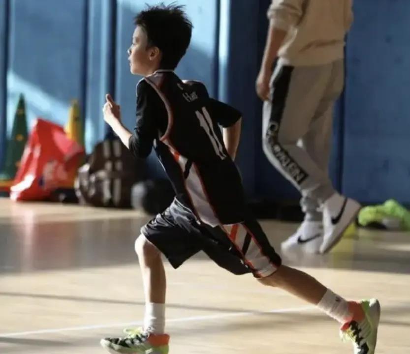 孙俪邓超的儿子：等等，怎么越长越帅了！