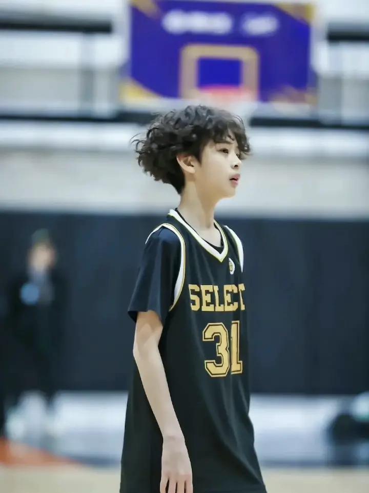 孙俪邓超的儿子：等等，怎么越长越帅了！