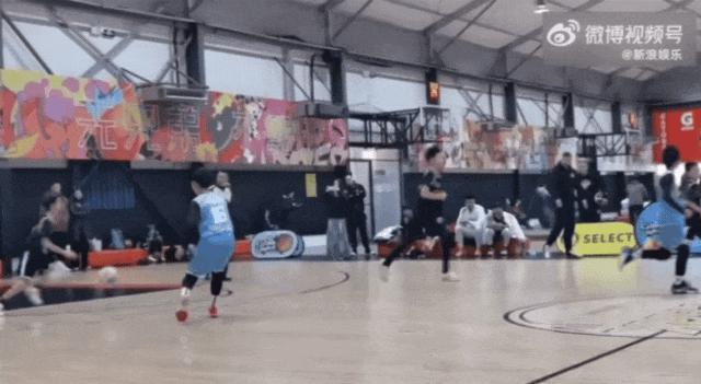 孙俪邓超的儿子：等等，怎么越长越帅了！