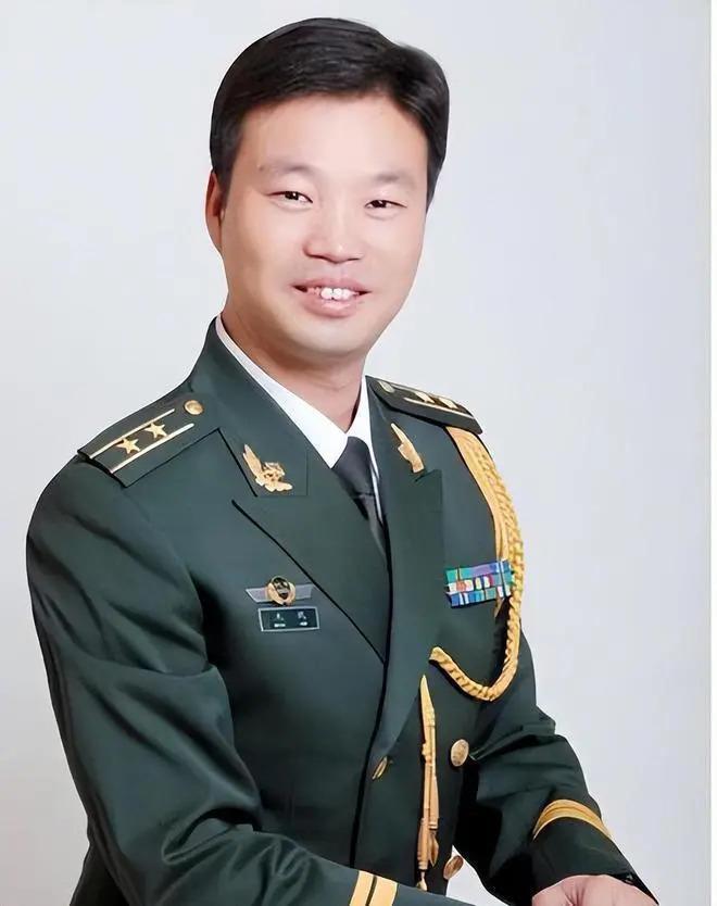 贪财好色，吃里扒外！这三位的狐狸尾巴终于露出来了