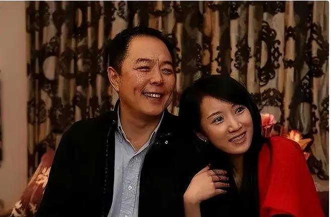 贪财好色，吃里扒外！这三位的狐狸尾巴终于露出来了