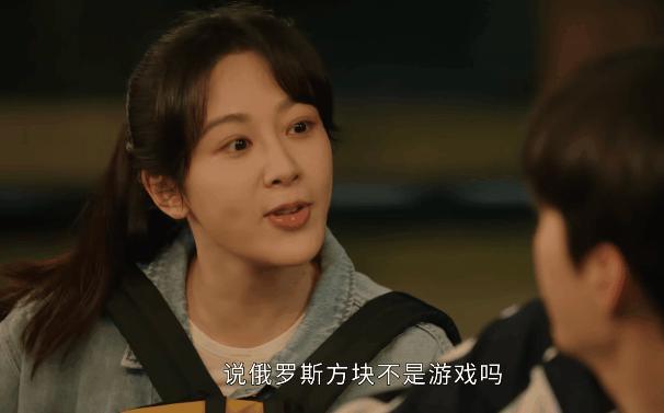 演员“强行扮嫩”的风又刮到了影视剧里，一脸疲态还穿校服