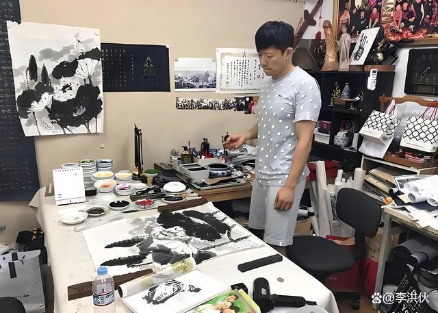 刘晓庆卖字再引争议，紫气东来四个字标价3999元