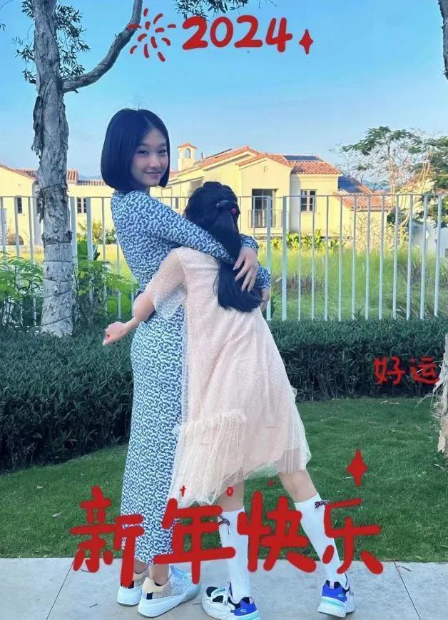 马伊琍为小女儿庆生举办派对，文章未现身，大女儿颜值出众