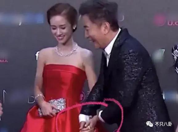 表达爱的方式有很多，但这样是不是有点离谱辣眼睛了？