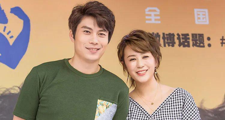 这瓜恋不到他，就恋他的兄弟？