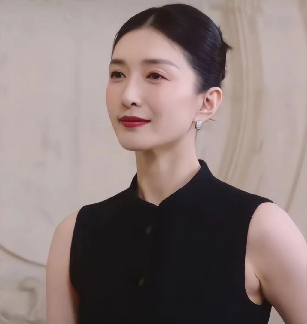 当韩素希和江疏影同框，我才明白什么叫盛世神颜