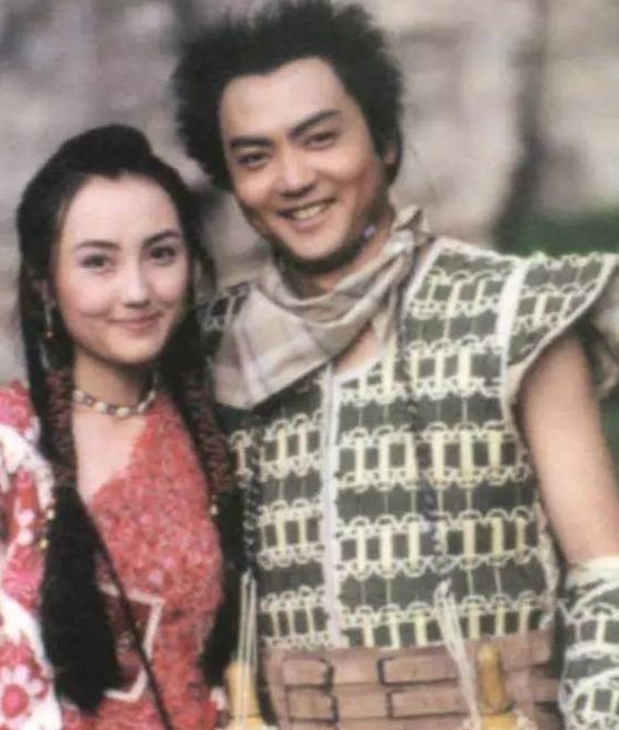不是吧，她又出轨了。。。