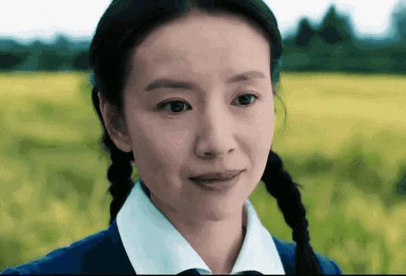 女星扮嫩有多猛？扎双马尾蹦蹦跳，56岁管64岁叫妈