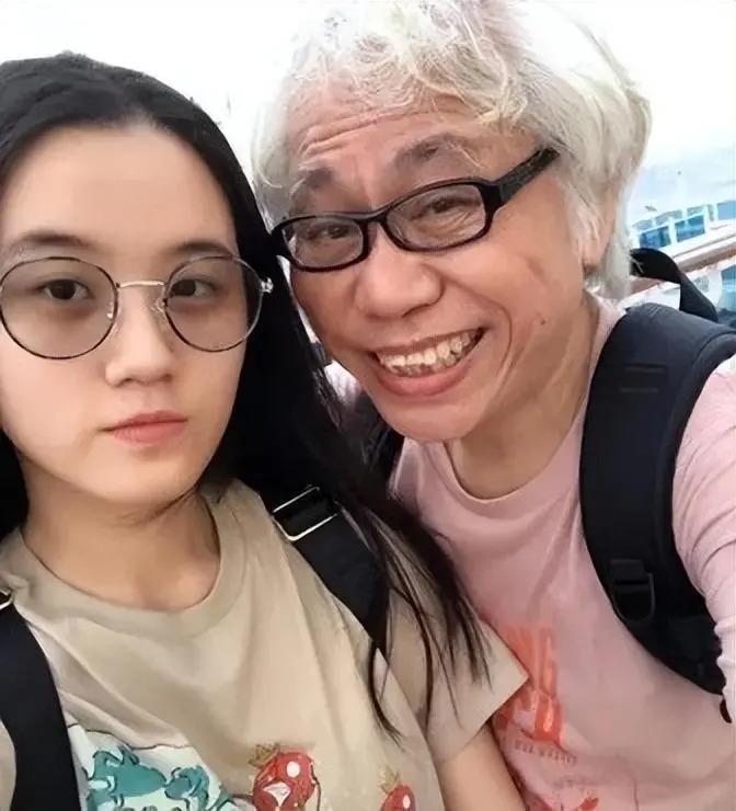现在男星和自己妻子孩子的年龄差这么大的吗？真大开眼界