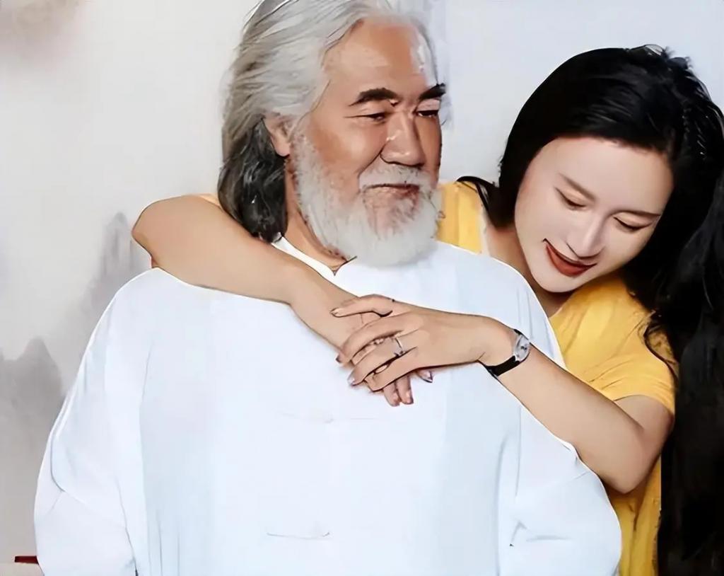 现在男星和自己妻子孩子的年龄差这么大的吗？真大开眼界