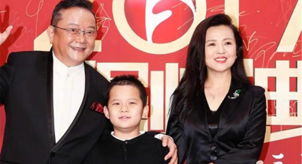 现在男星和自己妻子孩子的年龄差这么大的吗？真大开眼界
