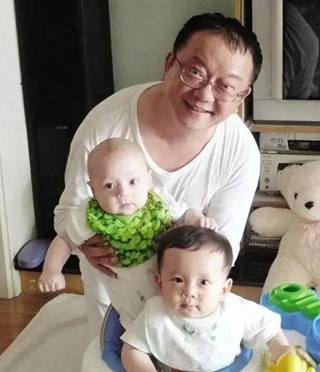 现在男星和自己妻子孩子的年龄差这么大的吗？真大开眼界