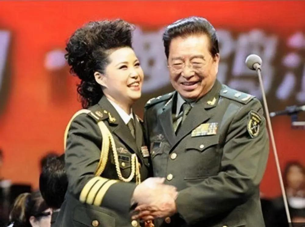 现在男星和自己妻子孩子的年龄差这么大的吗？真大开眼界
