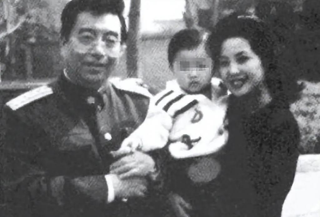 现在男星和自己妻子孩子的年龄差这么大的吗？真大开眼界