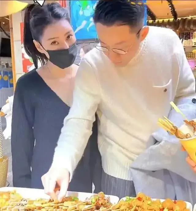 汪小菲带女友现身澳门亲密揽肩，住超9000元一晚酒店