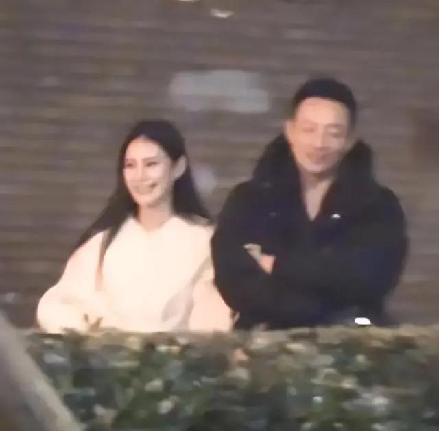 汪小菲带女友现身澳门亲密揽肩，住超9000元一晚酒店