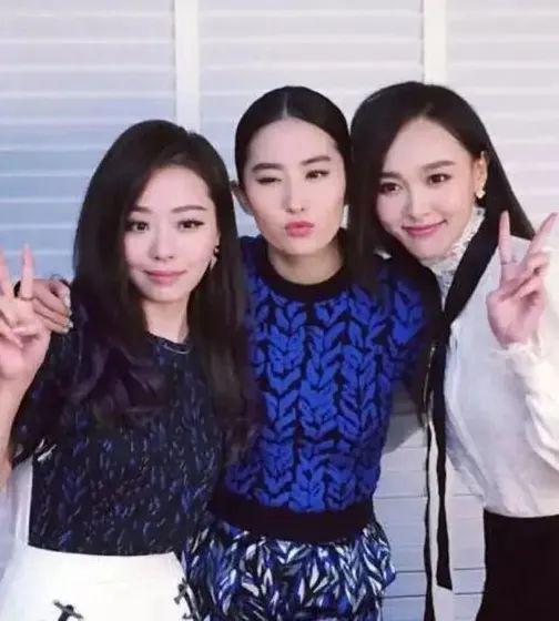 唐嫣、刘亦菲，怎么好上的？