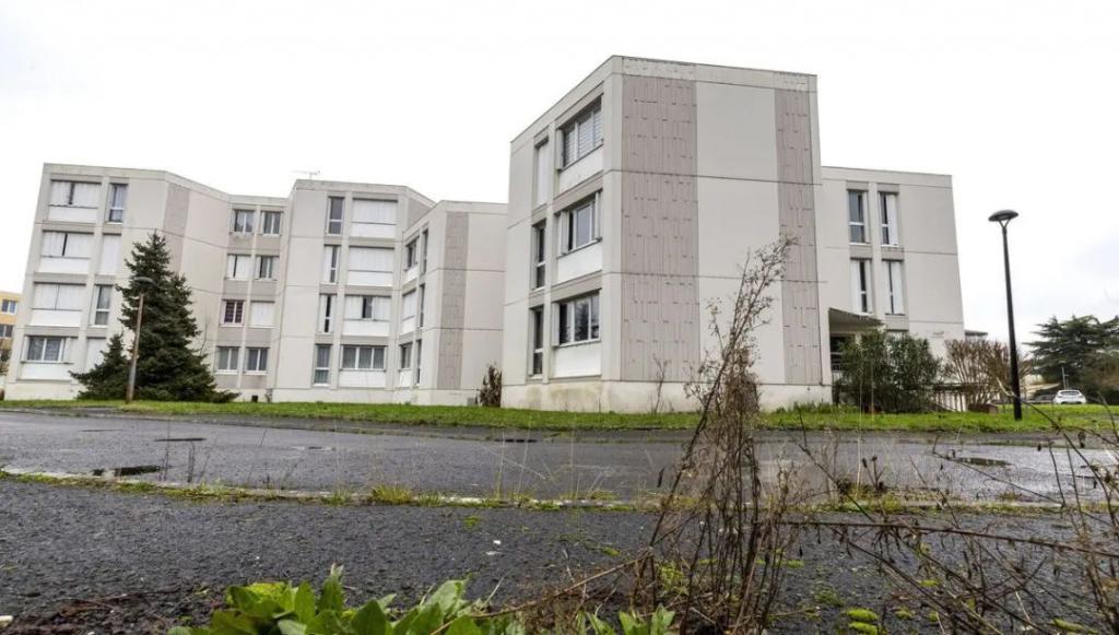 洗冷水澡、吃罐头！11岁“娃坚强”独自生活700天！他母亲却如此解释？