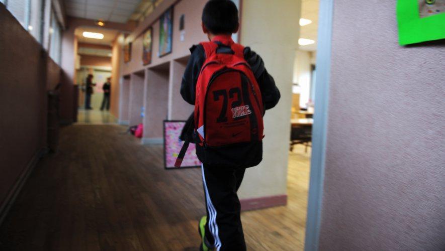 洗冷水澡、吃罐头！11岁“娃坚强”独自生活700天！他母亲却如此解释？