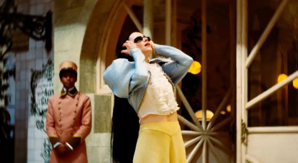 石头姐，这回又“疯”了