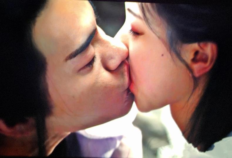 烂！陈都灵翻拍《花千骨》差评一片，单日票房仅130万