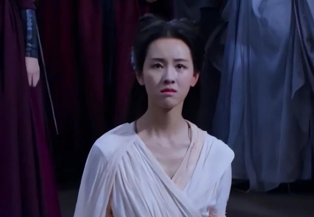 烂！陈都灵翻拍《花千骨》差评一片，单日票房仅130万