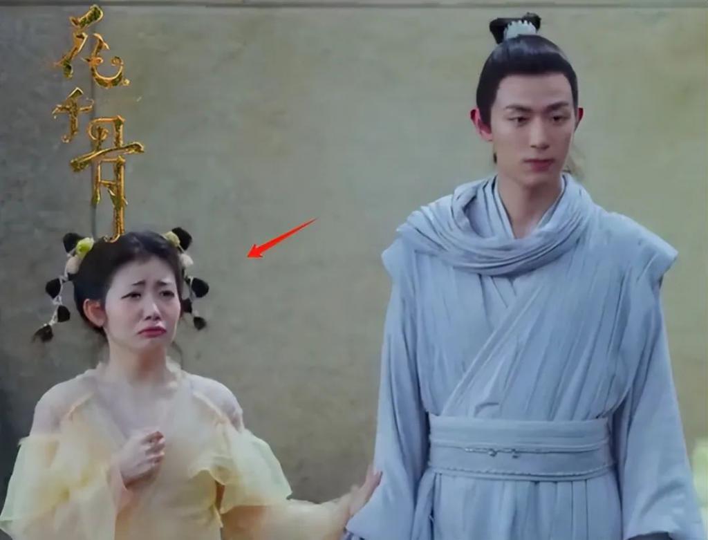 烂！陈都灵翻拍《花千骨》差评一片，单日票房仅130万