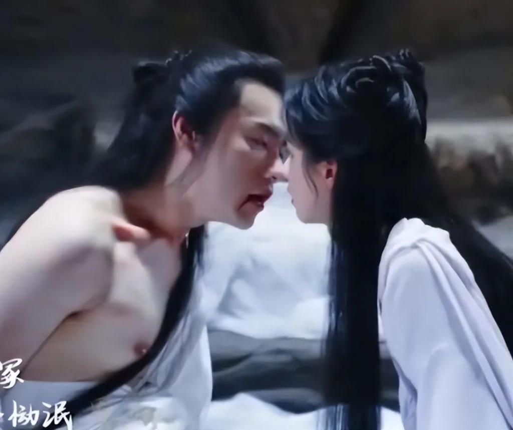 烂！陈都灵翻拍《花千骨》差评一片，单日票房仅130万