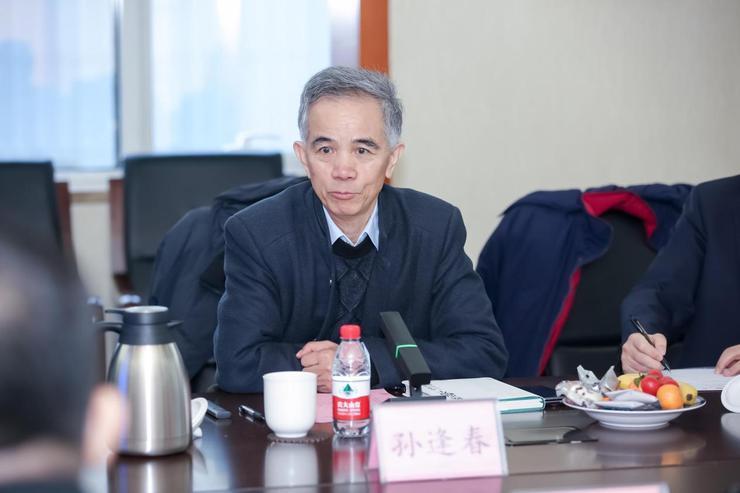 苗圩眼中的新能源汽车竞赛“上半场”