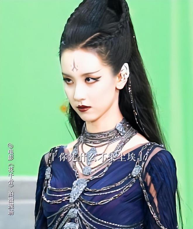 影版《花千骨》被央视点名批评！导演出镜道歉被嘲卖惨