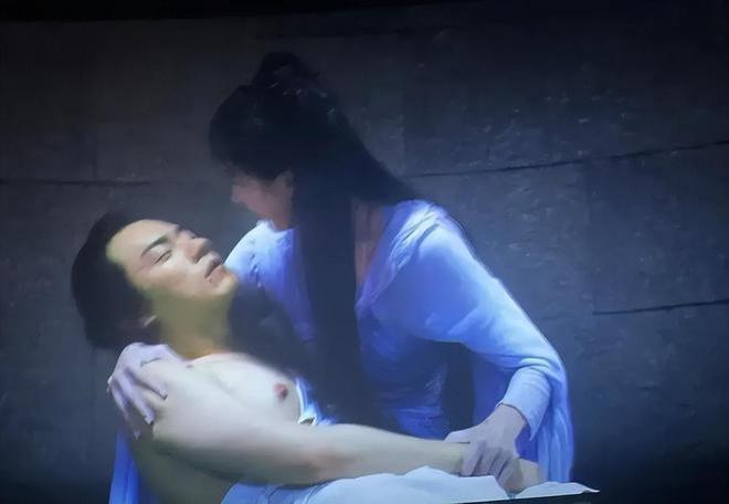 影版《花千骨》被央视点名批评！导演出镜道歉被嘲卖惨