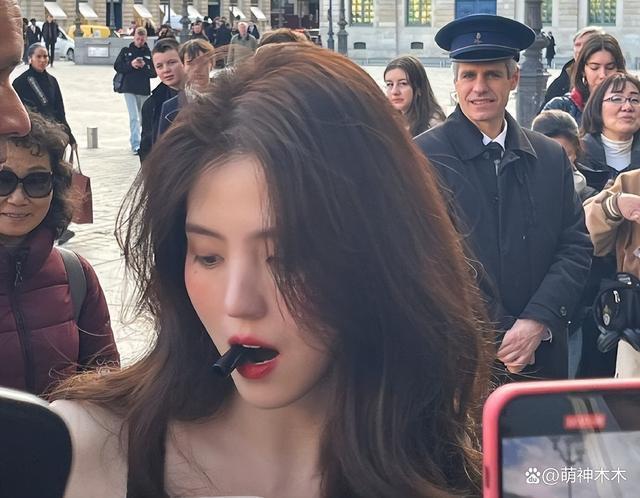 韩素希与江疏影同框！生图眼袋深太疲惫，韩式滤镜堪称诈骗
