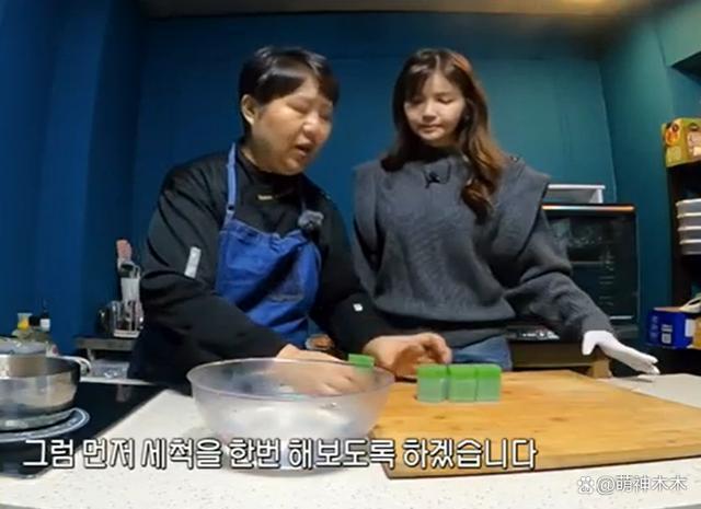 韩网流行吃油炸淀粉牙签获明星推荐，本是环保材质用来喂猪