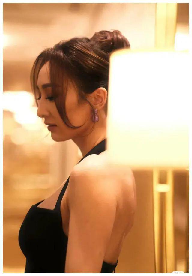 被称“狐狸精专业户”的她,终于上位了