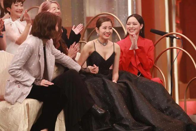 被称“狐狸精专业户”的她,终于上位了