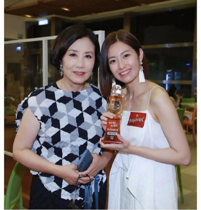 被称“狐狸精专业户”的她,终于上位了