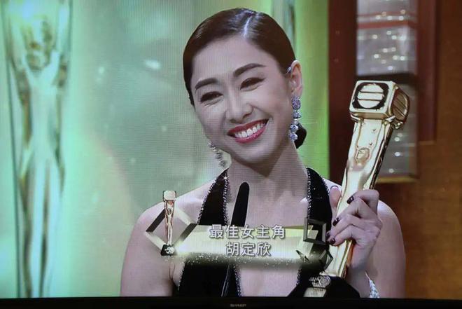 被称“狐狸精专业户”的她,终于上位了