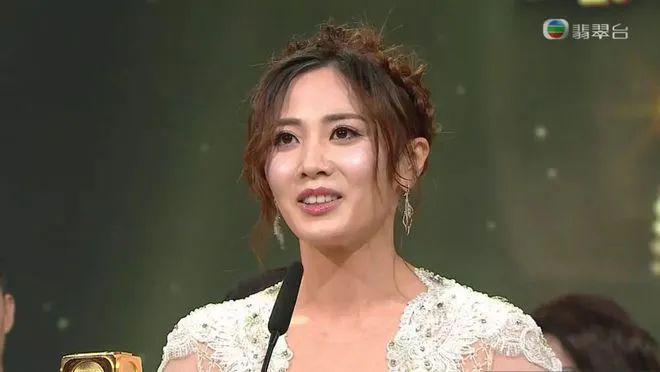 被称“狐狸精专业户”的她,终于上位了