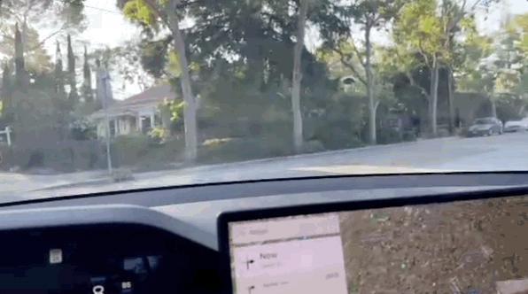 苹果十年造车再次梦碎，自动驾驶降到L2！烧光几十亿刀原型车流产，延期至2028