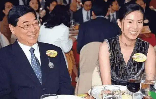 至今未婚的6位女星，1人被初恋骗5万，57岁仍单身
