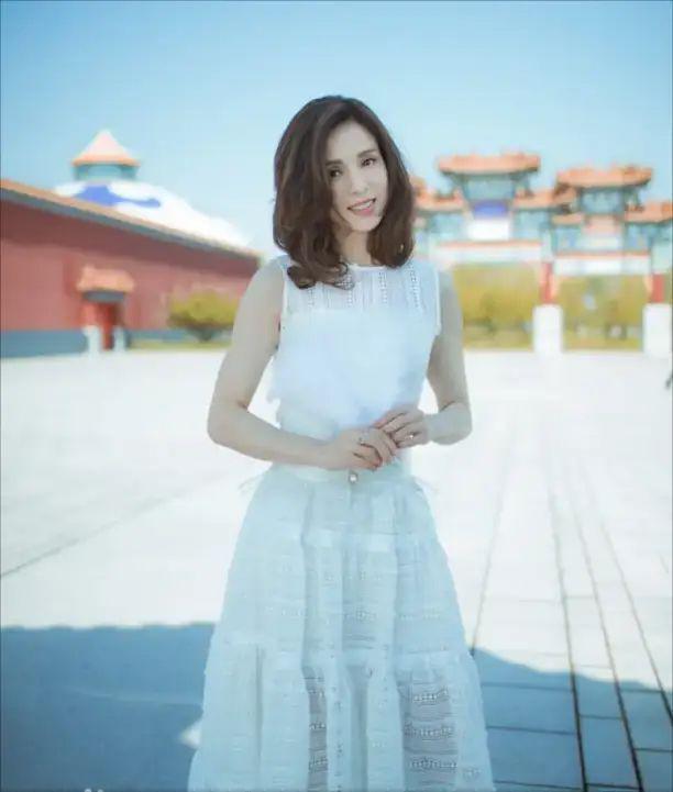 至今未婚的6位女星，1人被初恋骗5万，57岁仍单身