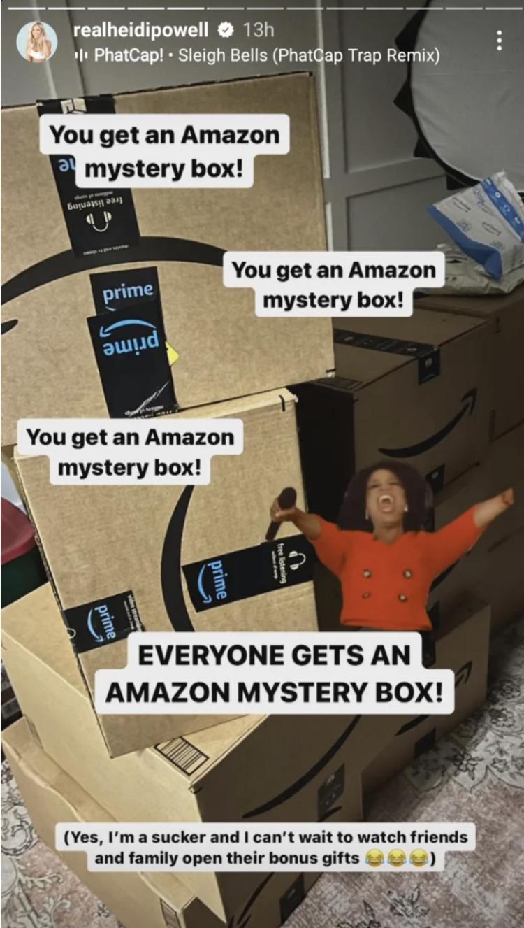 幻想从亚马逊“盲盒”抽中iPhone的外国网友,结果开出了…打地鼠机?