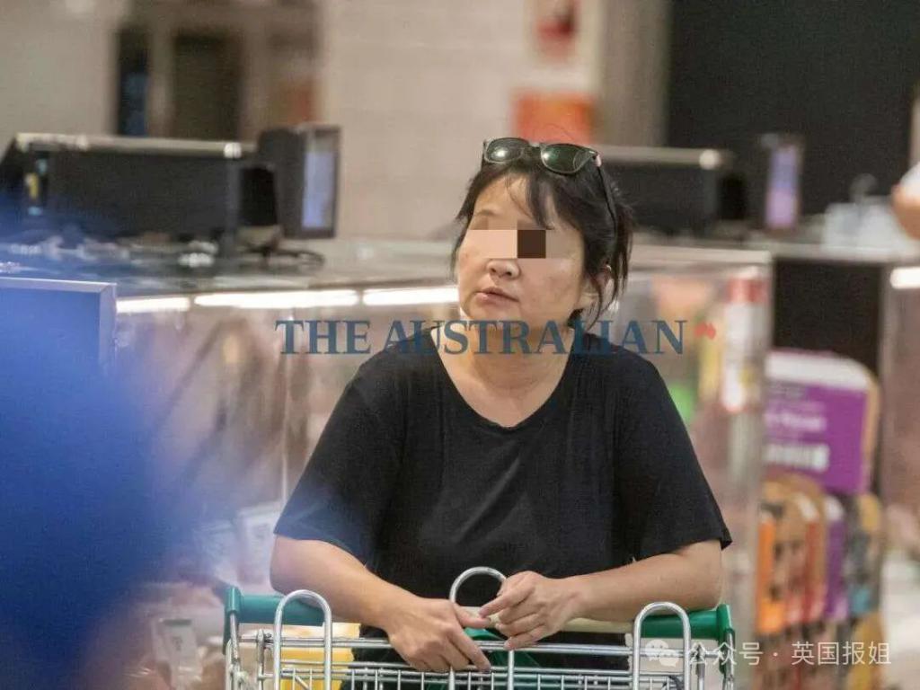 朱令案重点嫌疑人罕见近照曝光！疑靠假结婚逃居澳洲买5套房，母亲去世不敢回国奔丧？